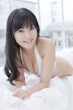 在厨房里两只乳头被吸肿了